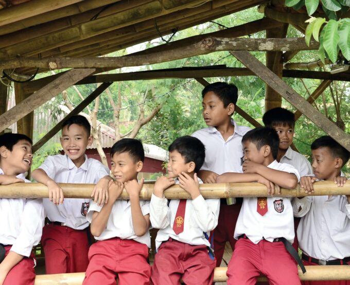 Menjadi Warga Dunia: Pengalaman Belajar di Luar Negeri bagi Siswa Menjadi Warga Dunia: Pengalaman Belajar di Luar Negeri bagi Siswa